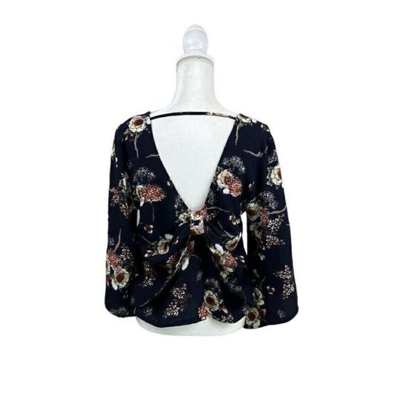 Nylon Apparel Dark Blue Floral Print Flowy Kimono Sleeve Shirt Size Medium - Picture 3 of 10